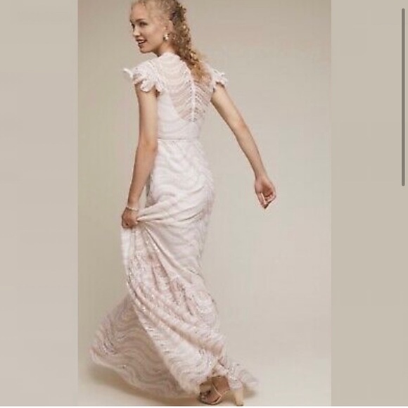 Wedding gown, cream/ivory. - Picture 2 of 5